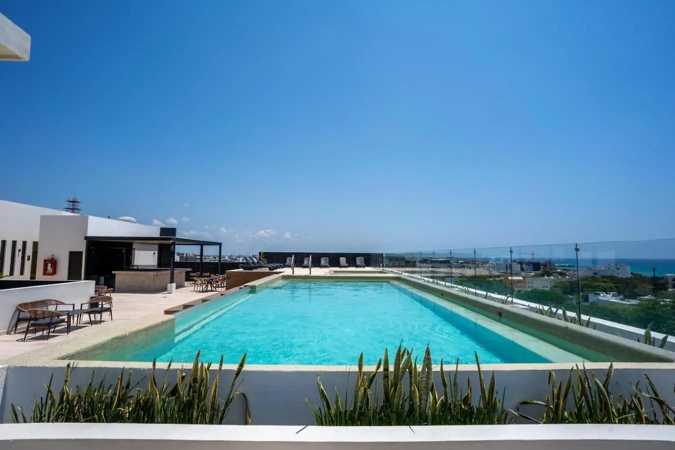 2Br Condo W/ Rooftop Oceanview & Centric Location Playa del Carmen 0*,  México