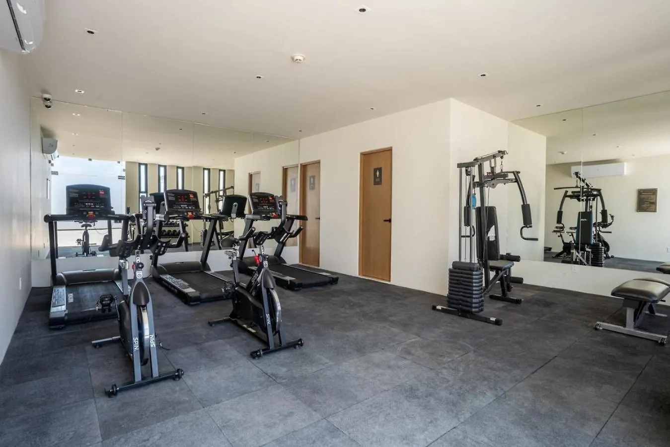 2Br Condo W/ Rooftop Oceanview & Centric Location Playa del Carmen Apartamento