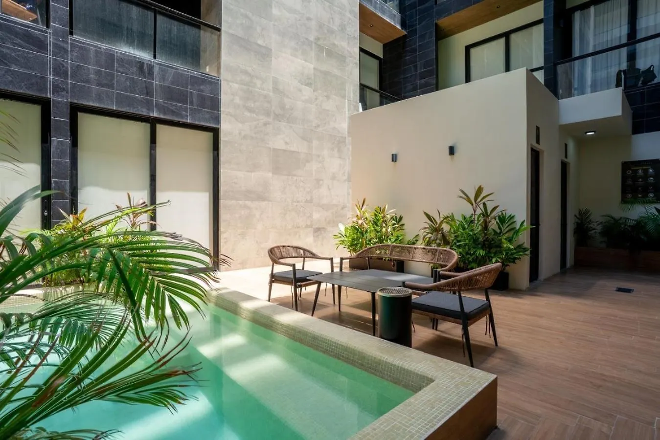 Apartment 2Br Condo W/ Rooftop Oceanview & Centric Location Playa del Carmen